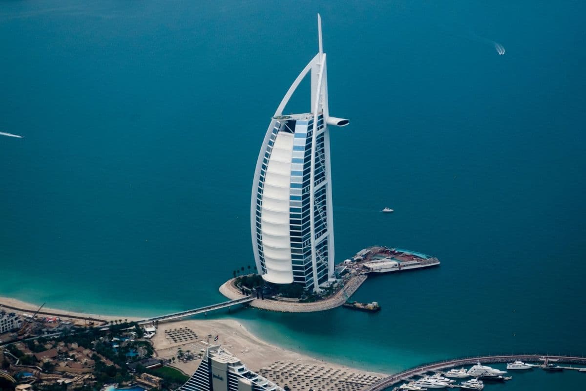 Zatvara se najpoznatiji hotel u Dubaiju, otkriveno zbog čega i koliko dugo će biti bez gostiju