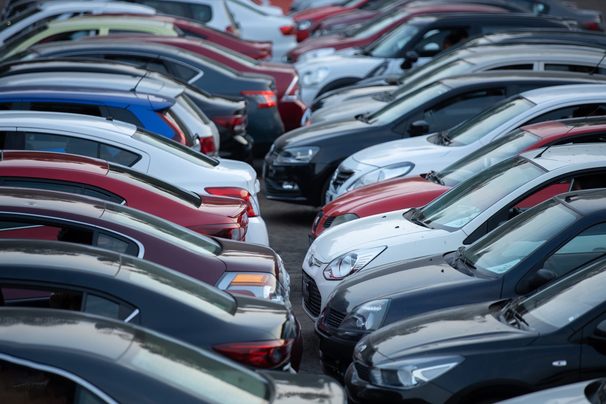 Odakle dolaze polovni automobili u Srbiju i koji su skriveni rizici i najčešće zamke