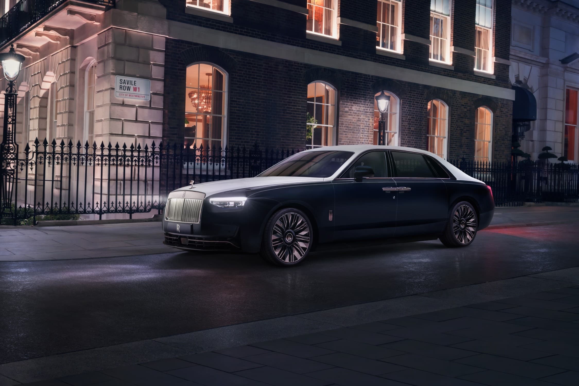 Najelegantniji Rolls-Royce do sada? Automobil inspirisan Savile Row-om u kom svaki detalj priča priču o luksuzu