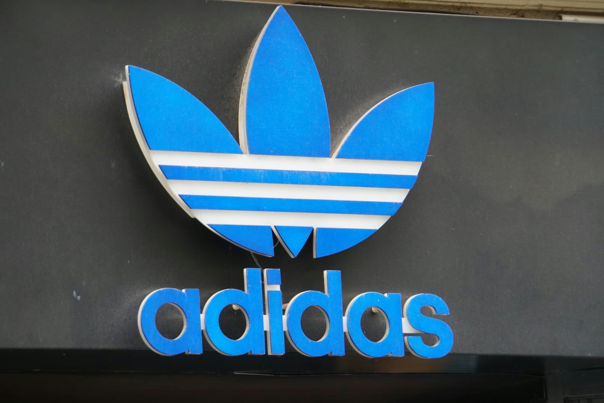 Adidas spojio patike i mokasine: Model koji bi mogao da obeleži jesen