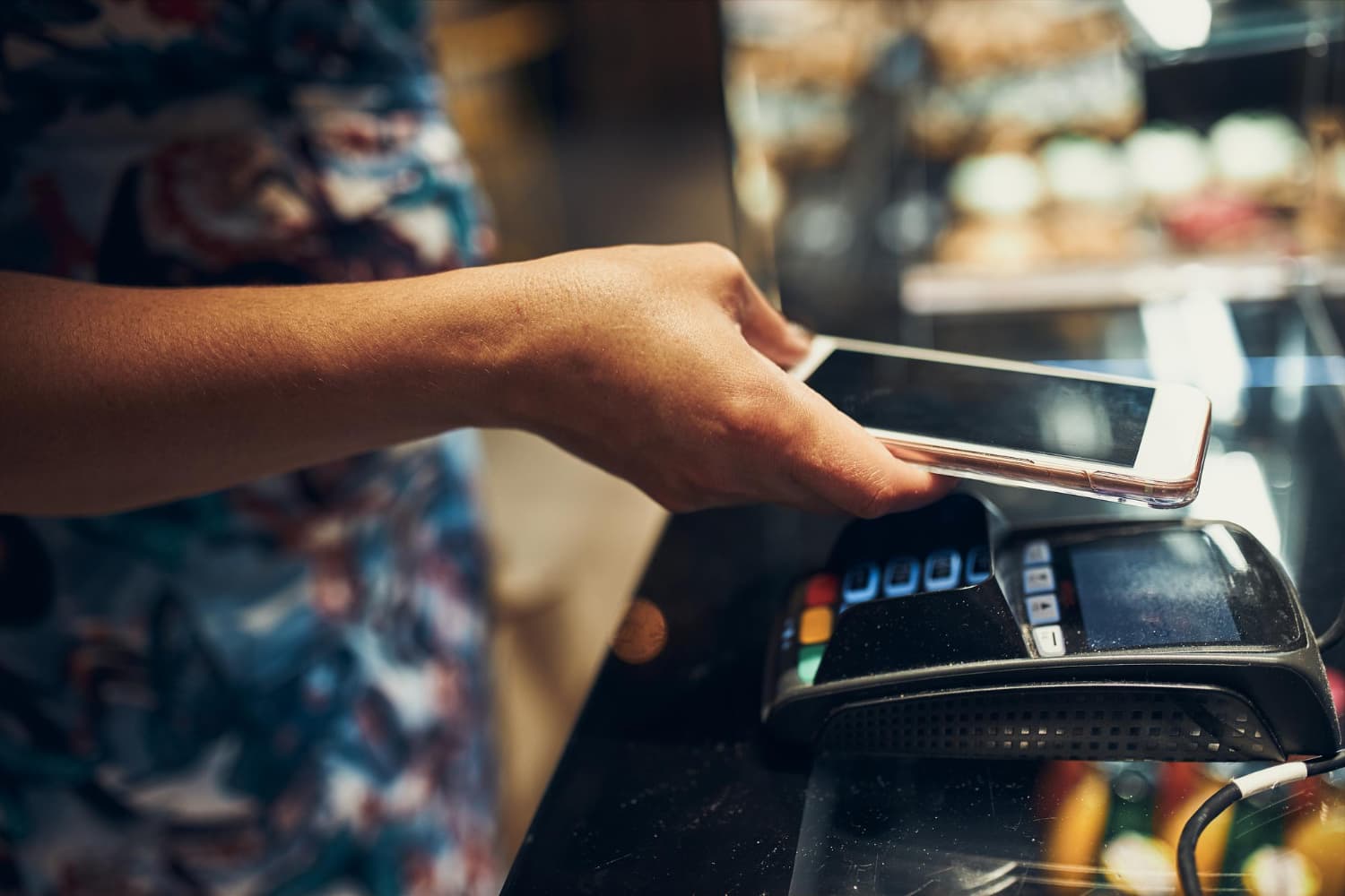 Imate mali biznis? Još 11.000 firmi može da dobije subvenciju za POS termina