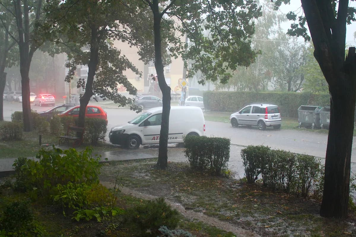 RHMZ izdao hitno upozorenje - koji deo Srbije će pogoditi pljuskovi i grad