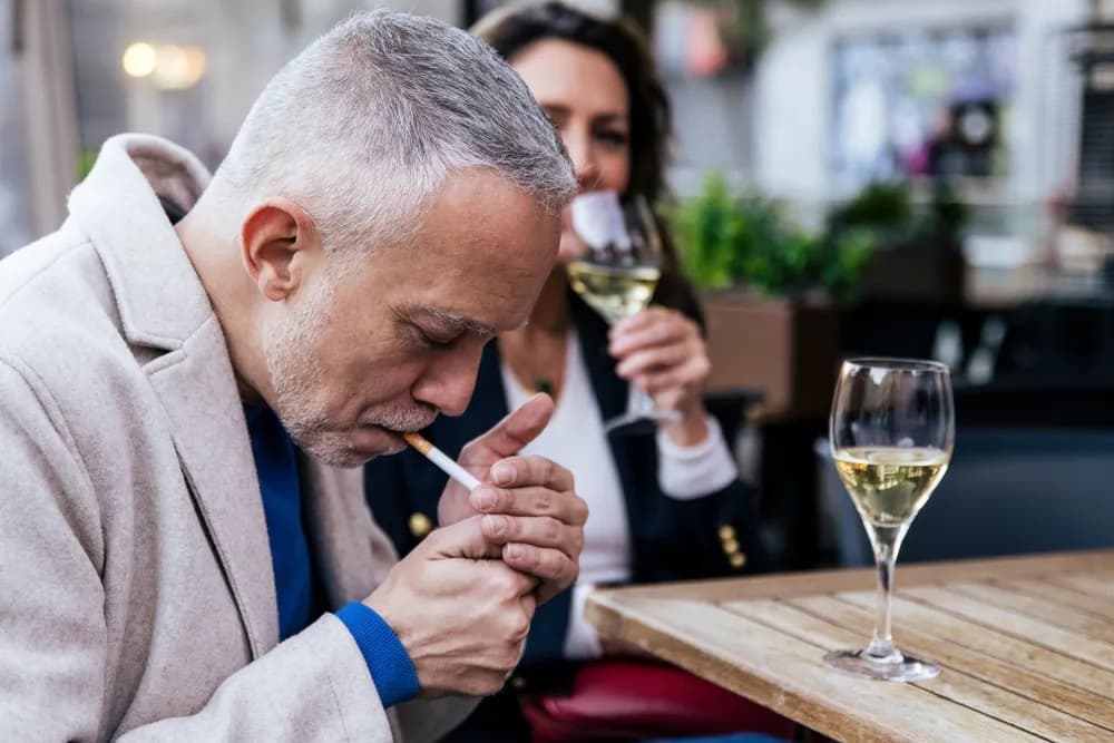 Španija širi zone u kojima je pušenje zabranjeno na terase barova i restorana