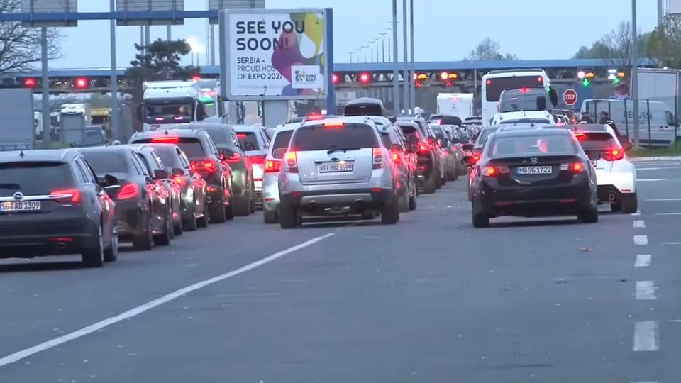 Gužve na Batrovcima se smanjuju nakon otvaranja dodatnih terminala, čekanje oko sat vremena