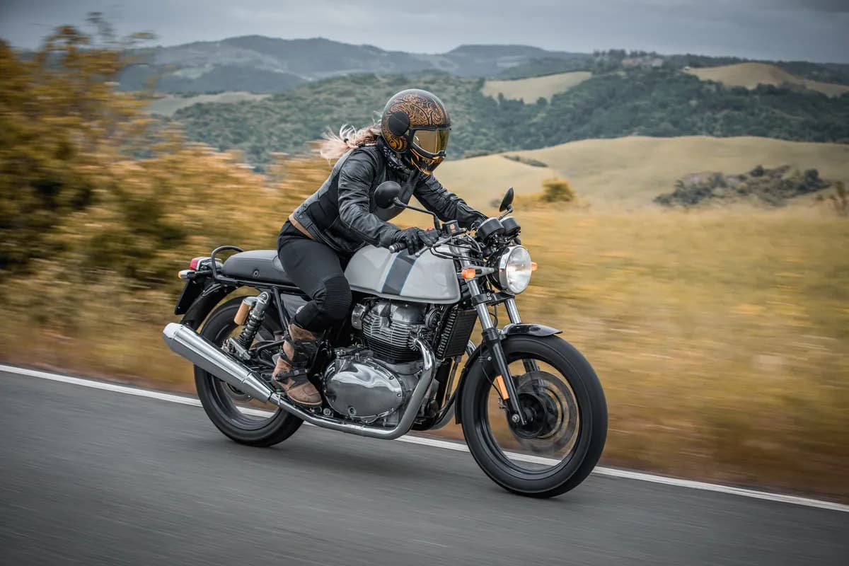 Agencija za bezbednost saobraćaja: Pojačati oprez zbog većeg broja motociklista na putevima
