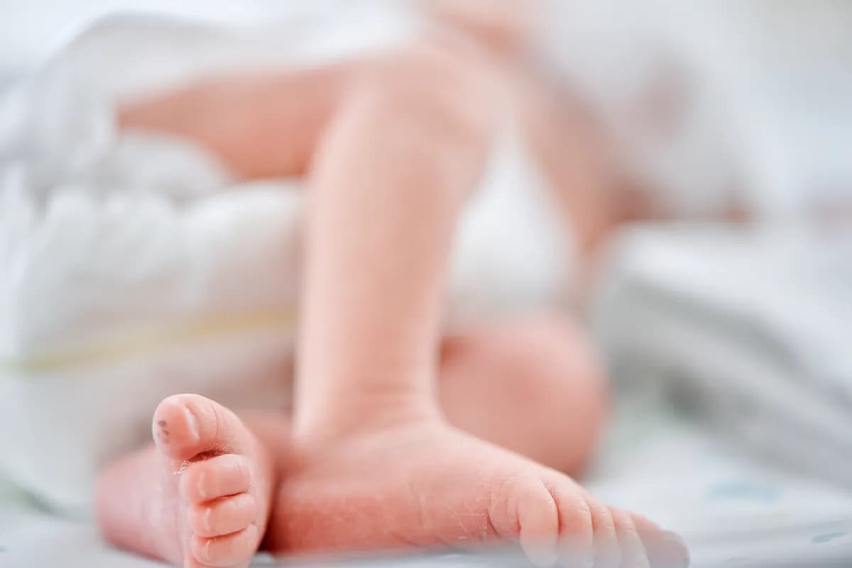 U Štipu uspešan redak medicinski slučaj: Žena od 61 godine i njen suprug od 71 prvi put postali roditelji
