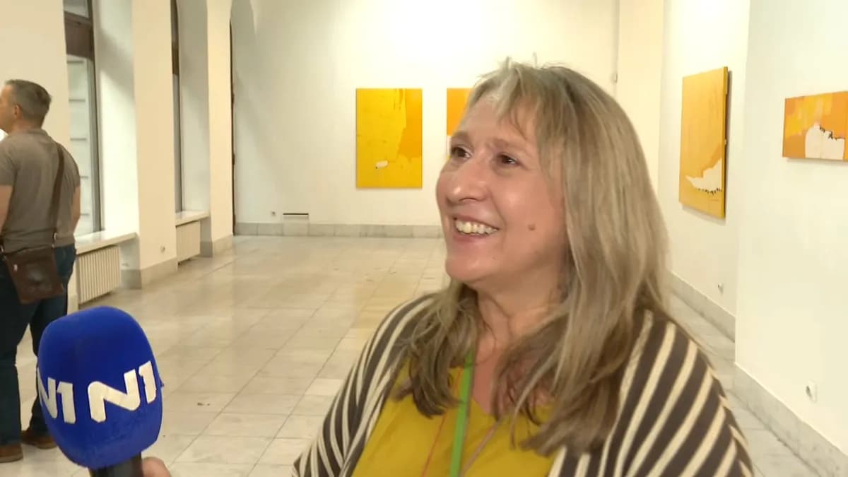 Kad se umetnici samoorganizuju: Dobrotvorna izložba zbog teške situacije u ULUS-u