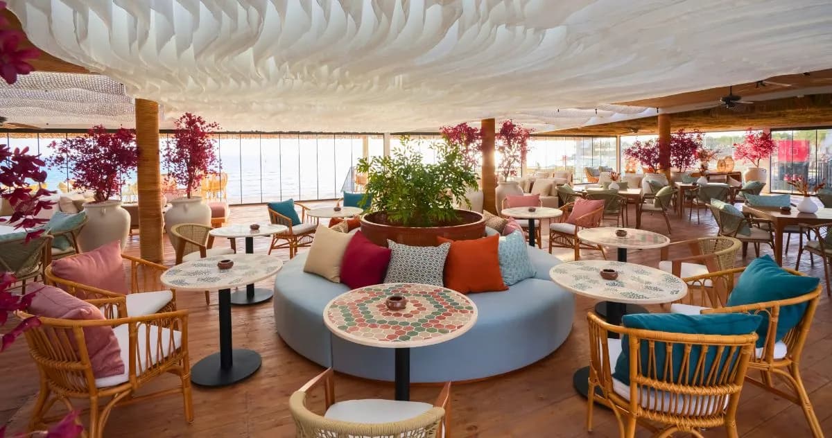 U zagrljaju lagune – Desert Rose Resort 5★ i umetnost odmora