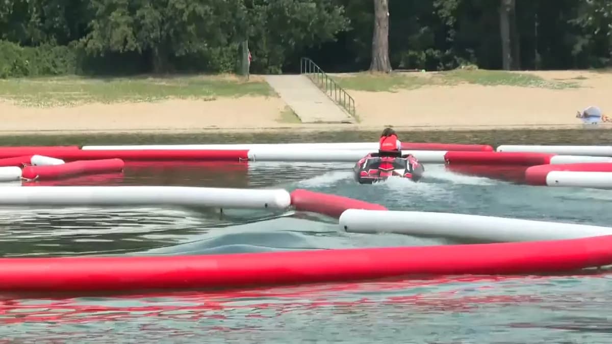Reporterka N1 isprobala novu letnju atrakciju na Adi: Prvi karting na vodi