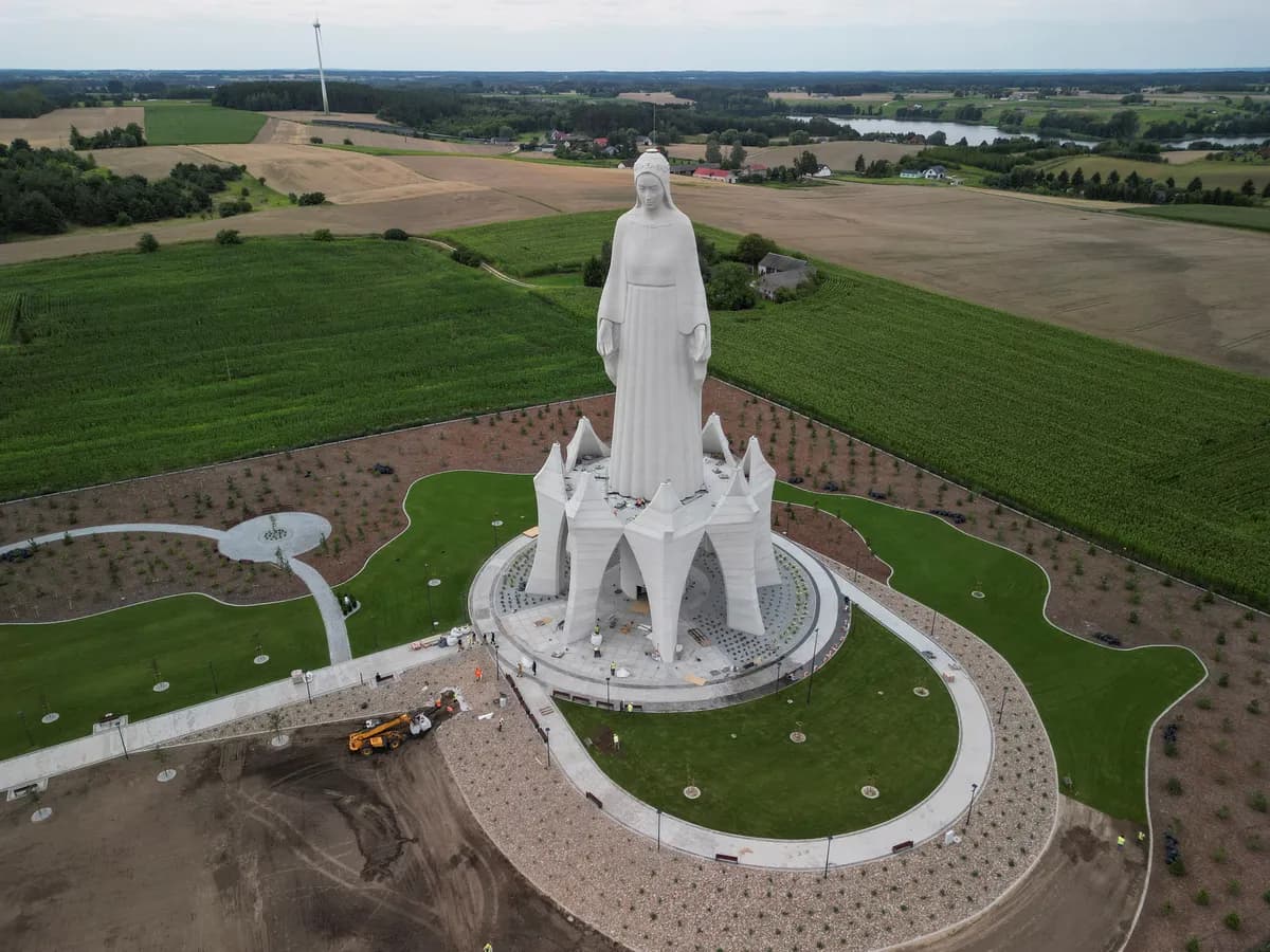 (VIDEO) U Poljskoj podignuta najveća statua Device Marije u Evropi