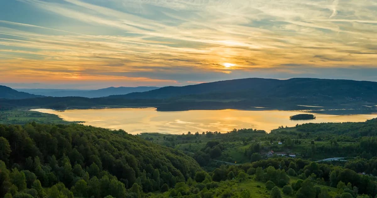 U Srbiji postoje ostrva koja se pomeraju: Prirodni fenomen Vlasine koji i danas iznenađuje