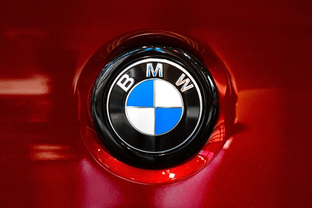 BMW upozorava vlasnike na kvar koji može da izazove neočekivano pomeranje vozila