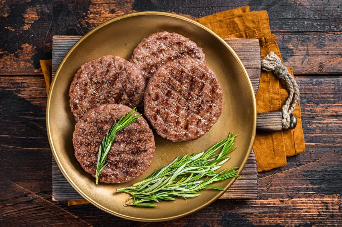 Leskovčani ispekli pljeskavicu od 90,5 kilograma, oborili prošlogodišnji rekord