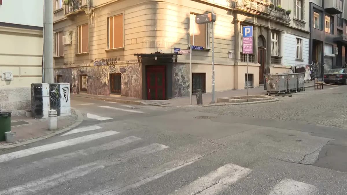Produkcija saopštila: Drvo javora vraćeno na lokaciju