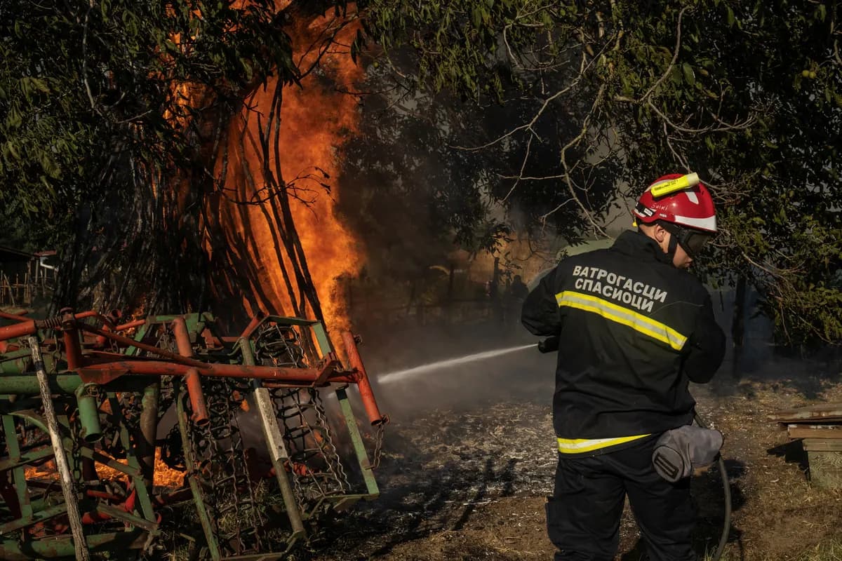 Studenti iz Niša u akciji prikupljanja pomoći za vatrogasce i dobrovoljce
