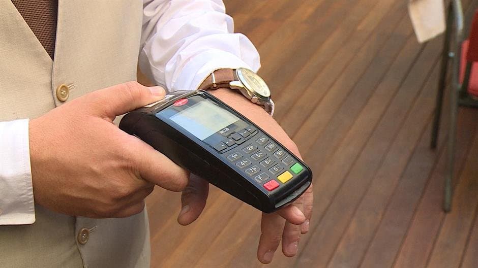 Još 11.000 malih biznisa i institucija u Srbiji može da dobije besplatan POS terminal