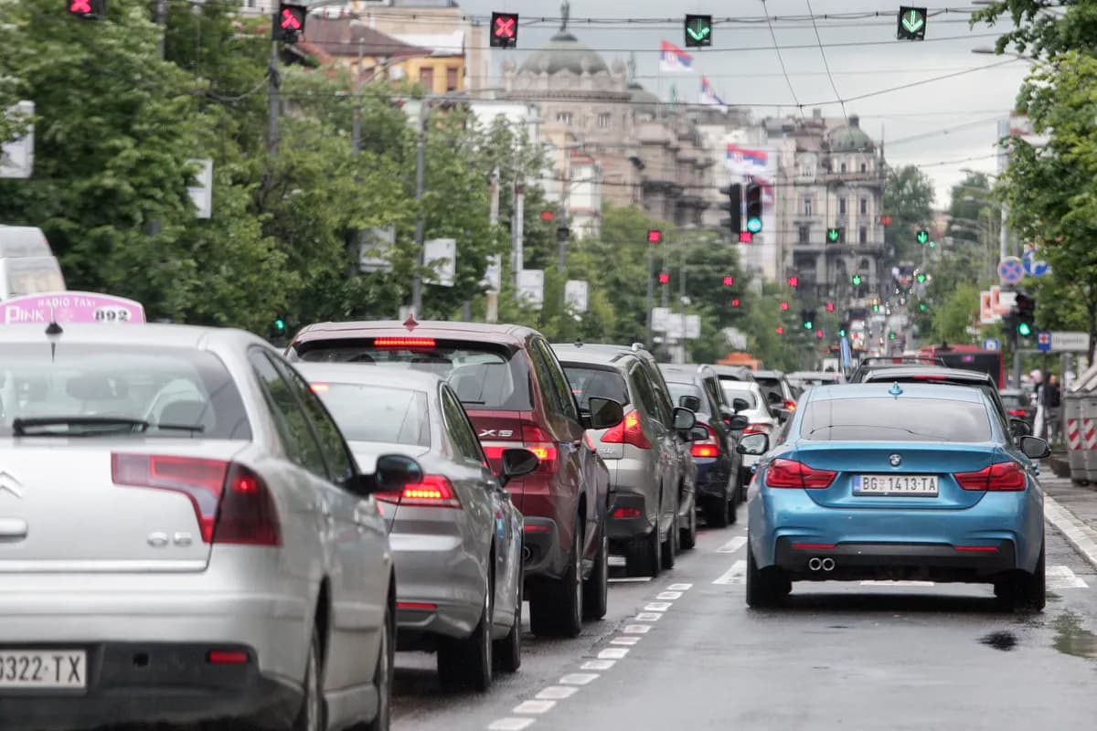 Upozorenje za vozače: Oprez u vožnji zbog mokrih kolovoza
