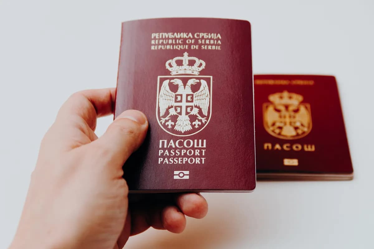Srpski pasoši menjaju boju - ovako će odsad izgledati