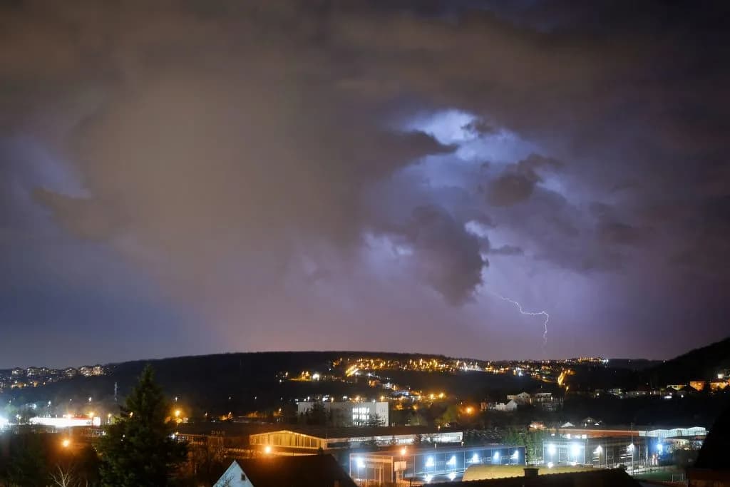 RHMZ izdao najnovije upozorenje: Posle Beograda i Šumadije, pljuskovi sa grmljavinom stižu u ove delove Srbije