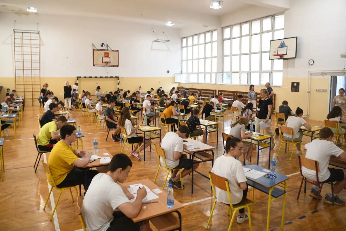 Svršeni osmaci danas i sutra popunjavaju listu želja za upis u srednje škole: Ovo su ključne smernice za ovaj deo male mature