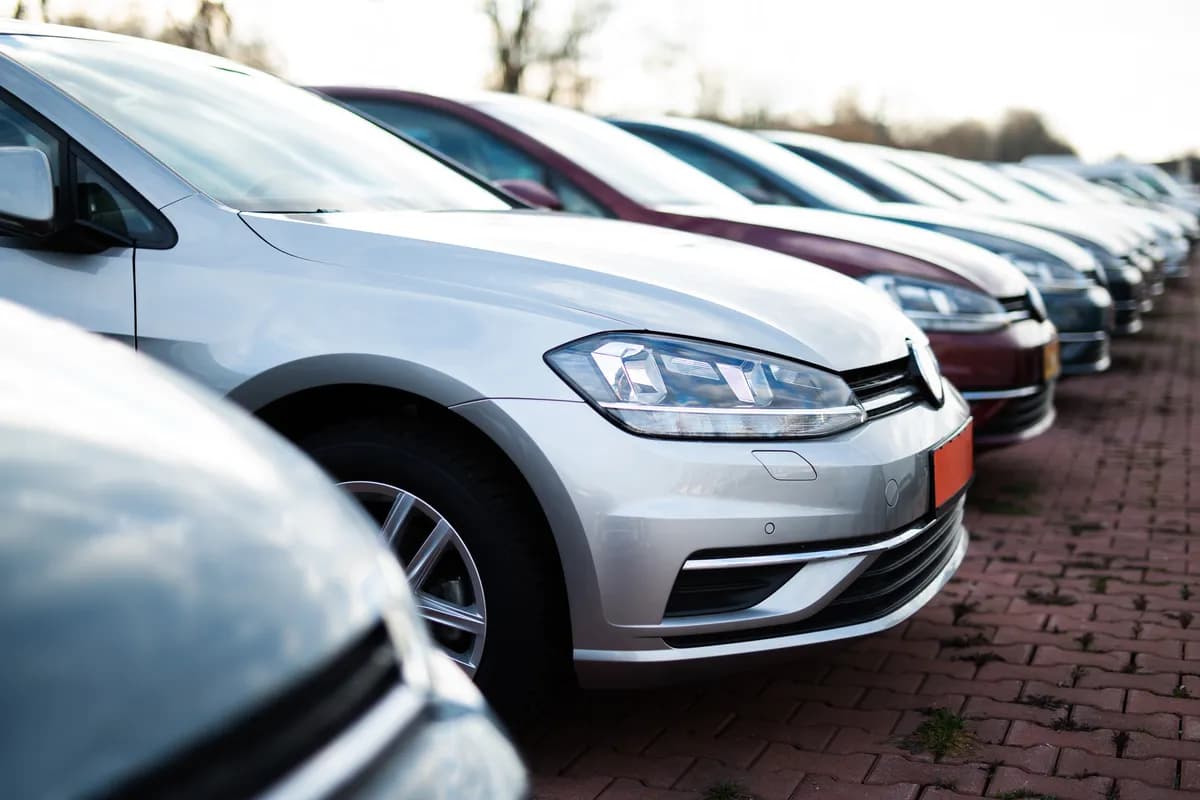 Pojeftinili polovni automobili, a ovo su tri najvažnija saveta za kupovinu