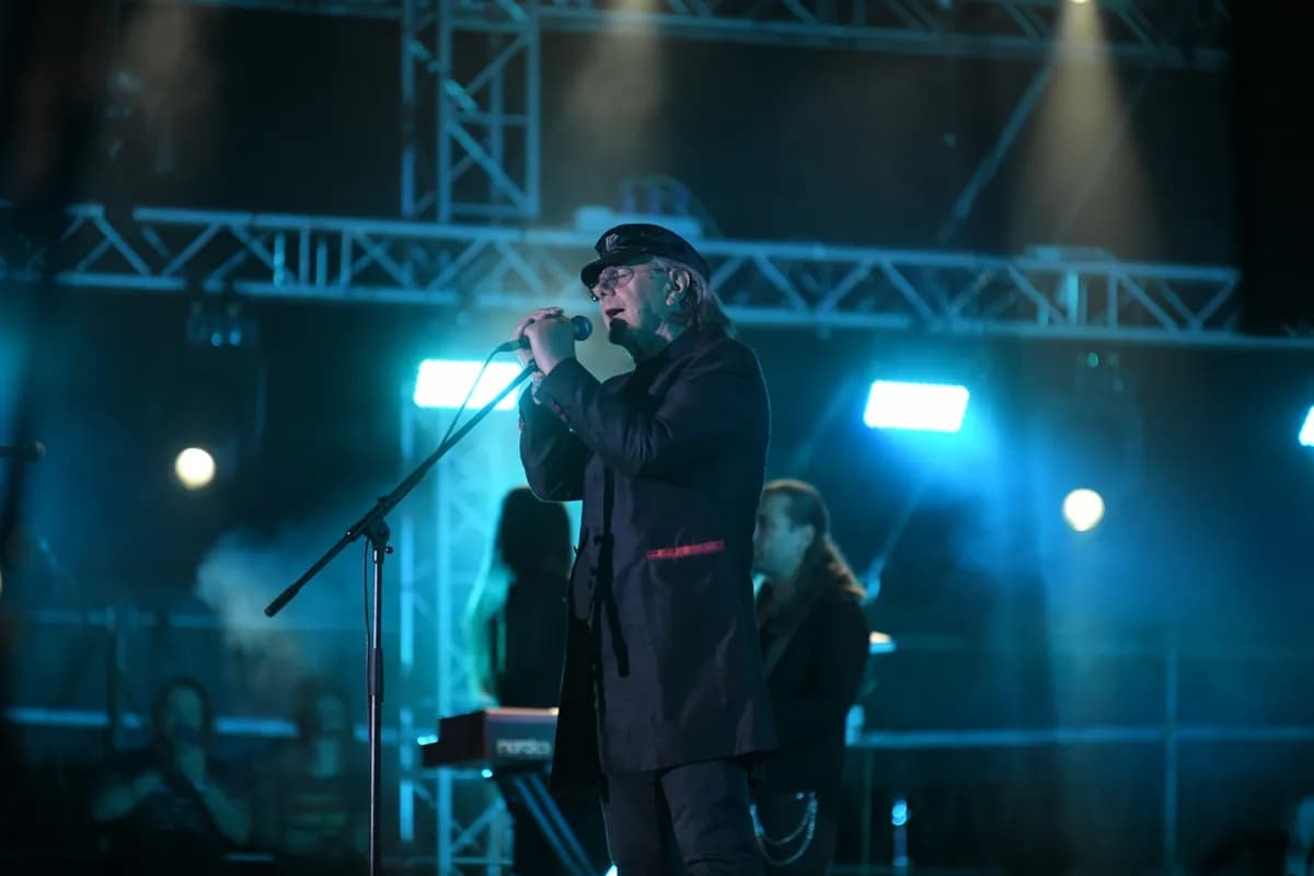 "Divlje jagode" prvi put u akustik verziji na koncertu u Beogradu