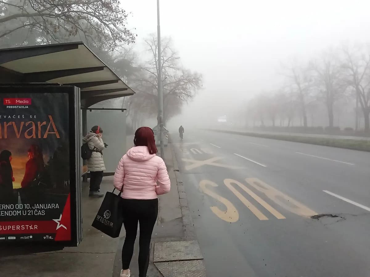 Hladno i oblačno vreme, povremeno kiša, na planinama i sneg