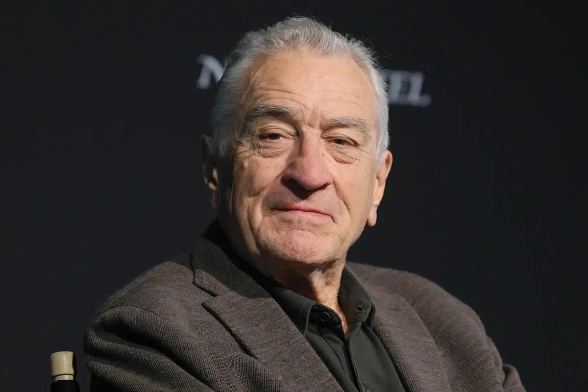 Dan kad je Robert de Niro zaigrao kolo usred Doma sindikata: Legendarna fotografija sa FEST-a napunila 50 godina (FOTO)