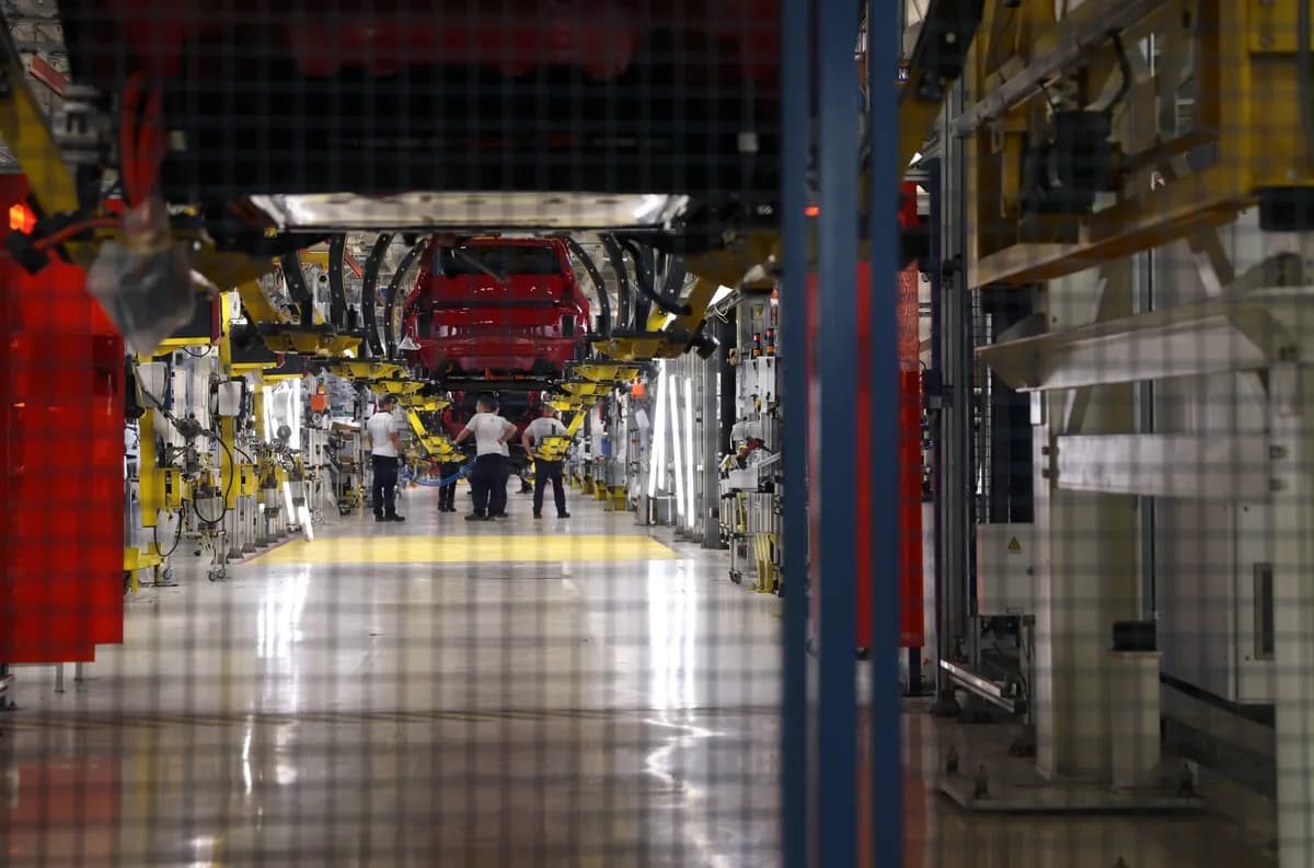 Stelantis i rafinerija podigli industriju: Oporavak proizvodnje u martu