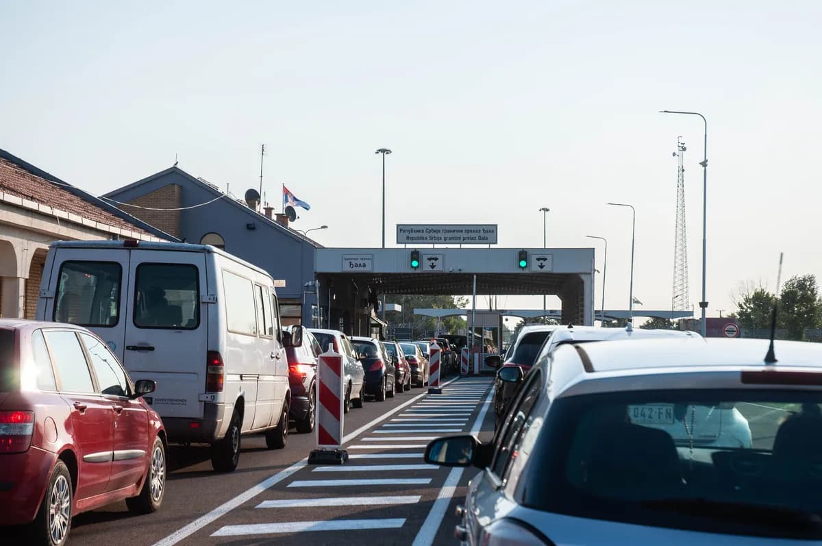 AMSS: Gužve na putevima zbog početka turističke sezone, bez čekanja na granicama