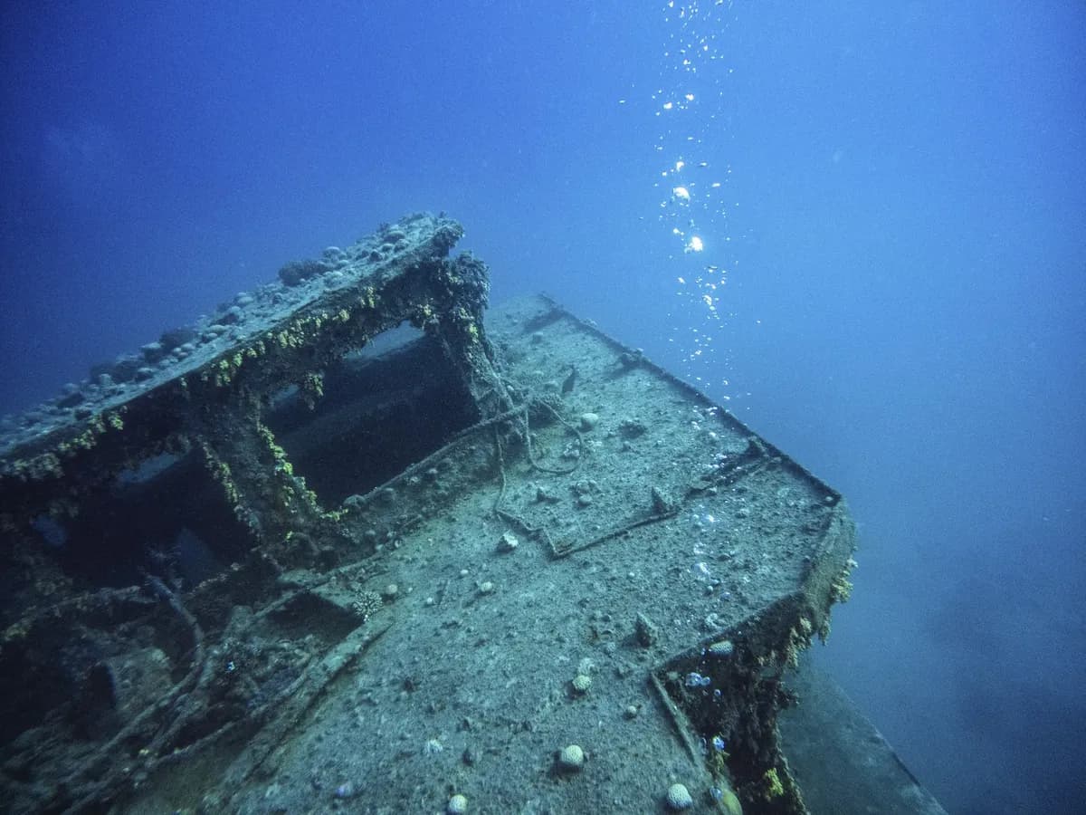 Brod koji je spasio hiljade života nestao je u mraku: Posle 77 godina ponovo je pronađen, zamrznut u vremenu