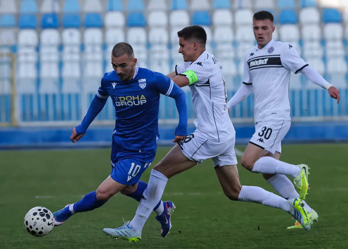 Vukotić izbacio loptu sa gol-linije, Pazarci promašili nemoguće, Partizan čuva prednost