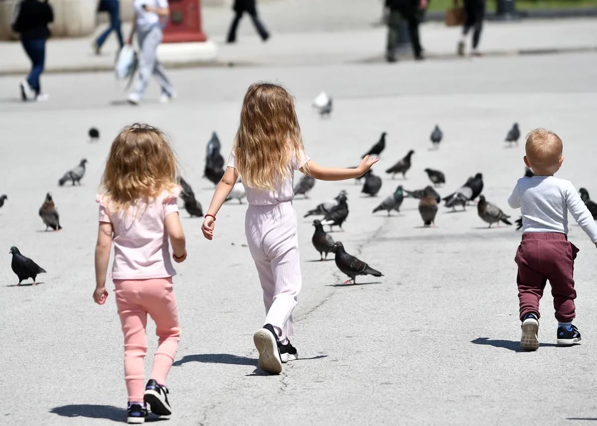 Sunčano i toplije, umereni oblaci i vetar