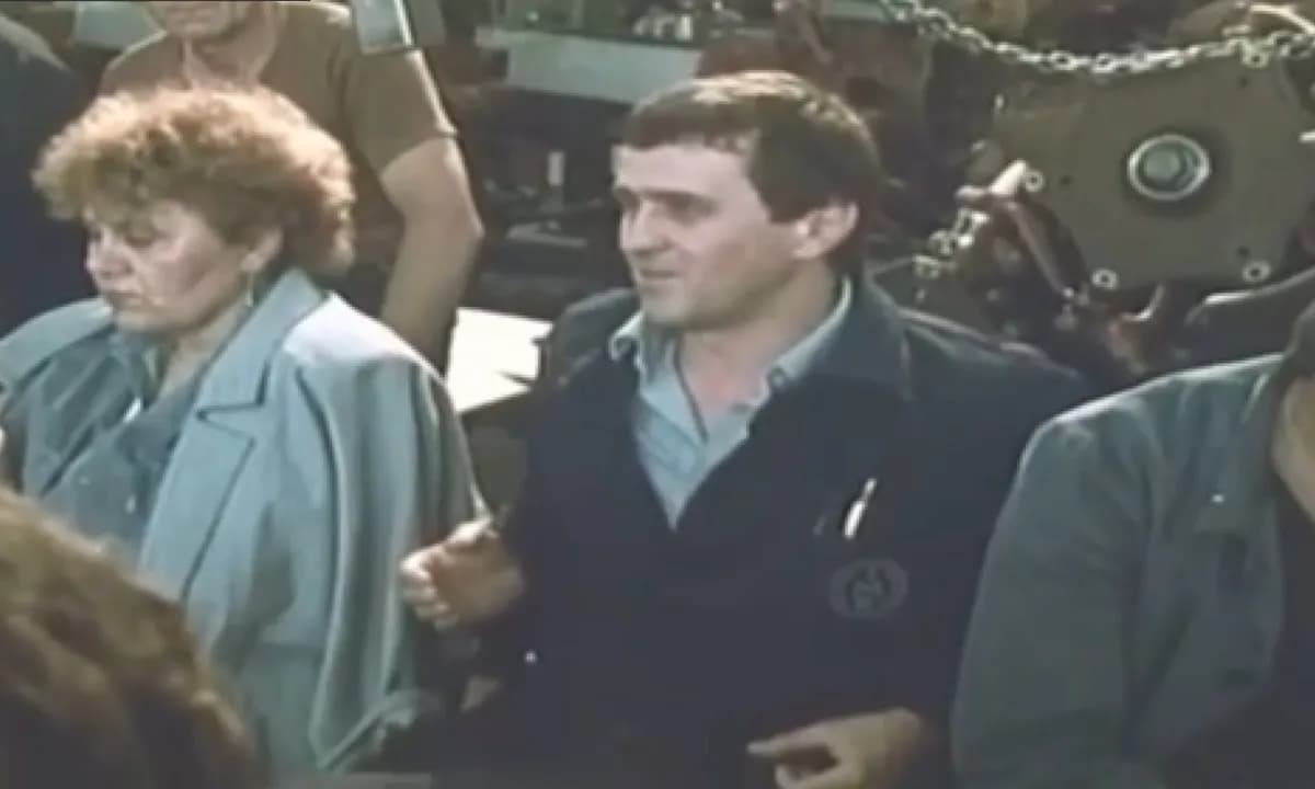 Evo kako je stvarno izgledao život radnika farbika Rakovice 1988. godine: Snimili su gde su i kako su živeli, a onda ih je sačekala još teža sudbina