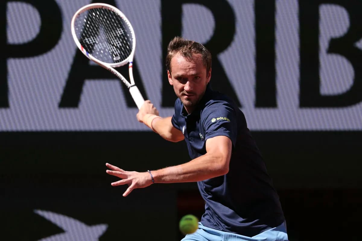 UŽIVO Cicipas uspešno startovao na Rolan Garosu, Medvedev šokantno eliminisan