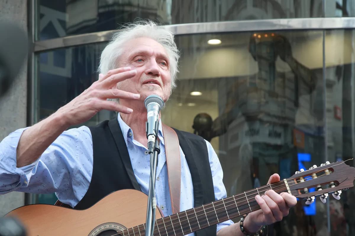 Darko Rundek, uoči koncerata u Luci Beograd, objavio dva live albuma