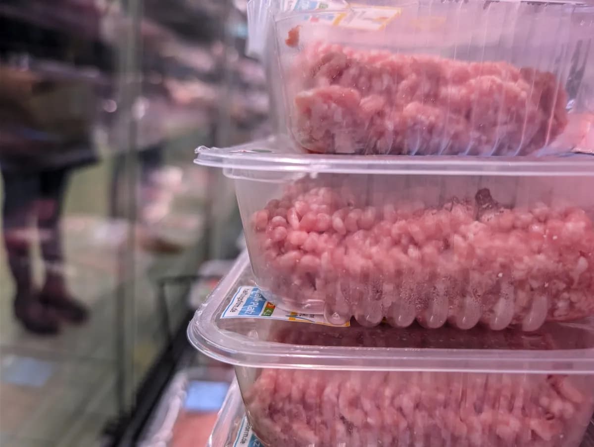 Najveći znak za uzbunu kad kupujete mleveno meso - a nema veze ni s bojom ni s rokom trajanja