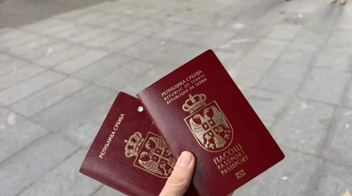 Počelo izdavanje novog burgundi crvenog pasoša: Šta se menja, a šta ostaje isto