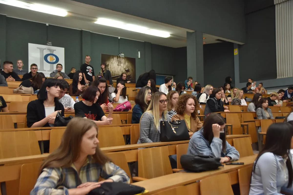 Idealna za srednjoškolce sa vrlo dobrim uspehom, sa diplomom početna plata 1.200 evra: Na trogodišnjoj akademiji u Beogradu ima mesta i u drugom ispitnom roku