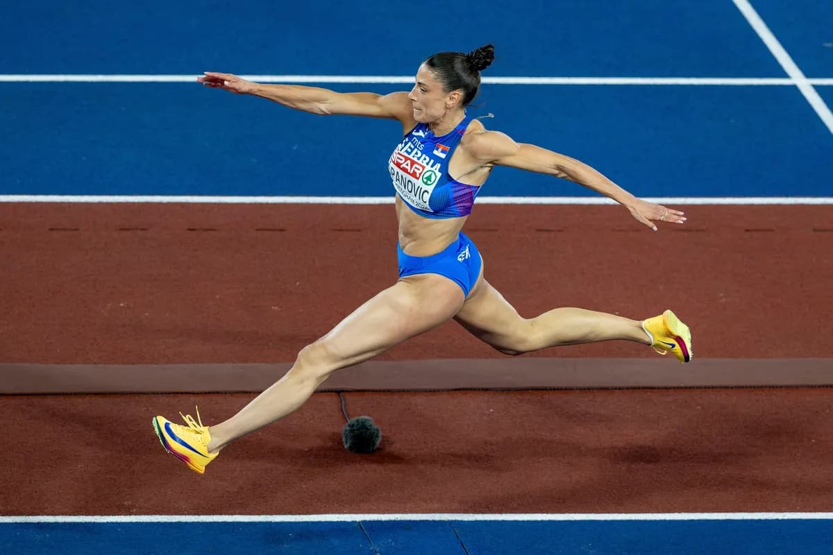 Ivana Španović je neverovatna, osvojila srebro u 37. godini: Medaljom se okitila i Aleksandrija Mitrović