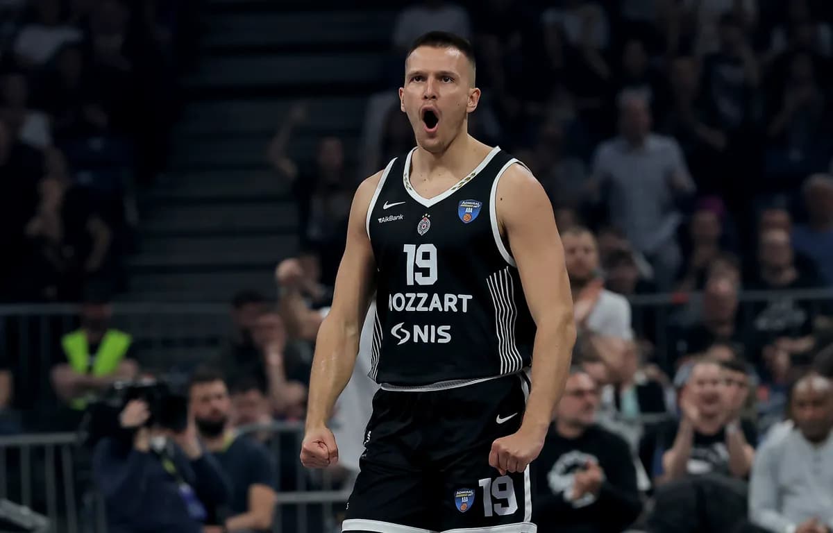 VIDEO Nestvaran koš Lakića uz zvuk sirene, "grobari" u transu