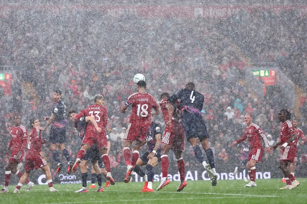 Liverpul srušio Totenhem po velikom pljusku, Arsenal lako protiv Ipsviča