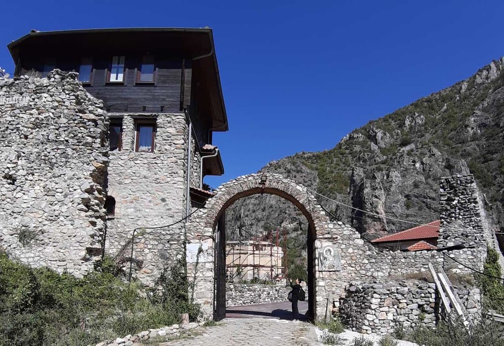 U Svetima arhangelima održana 25. Smotra dečIjeg folklora