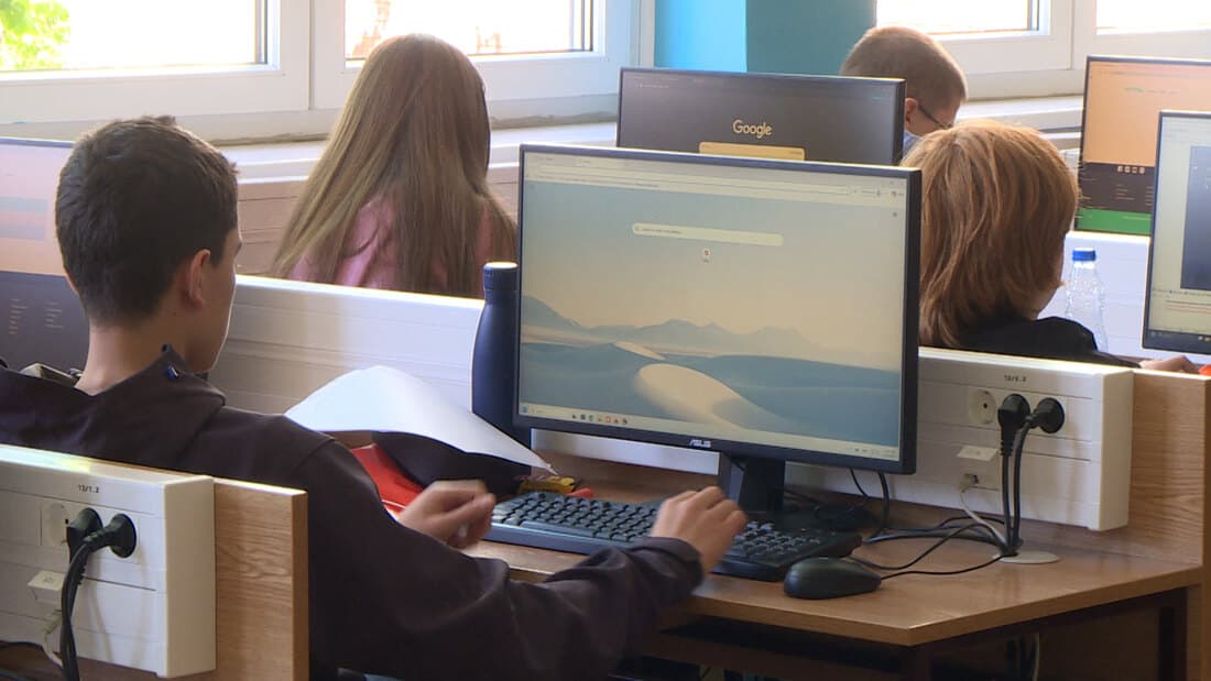 Učenici osmog razreda završavaju nastavu 29. maja, završni ispiti od 15. do 17. juna