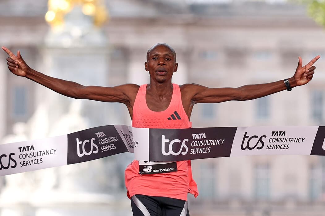 Atletičar iz Kenije u Londonu oborio svetski rekord - istrčao maraton za manje od dva sata