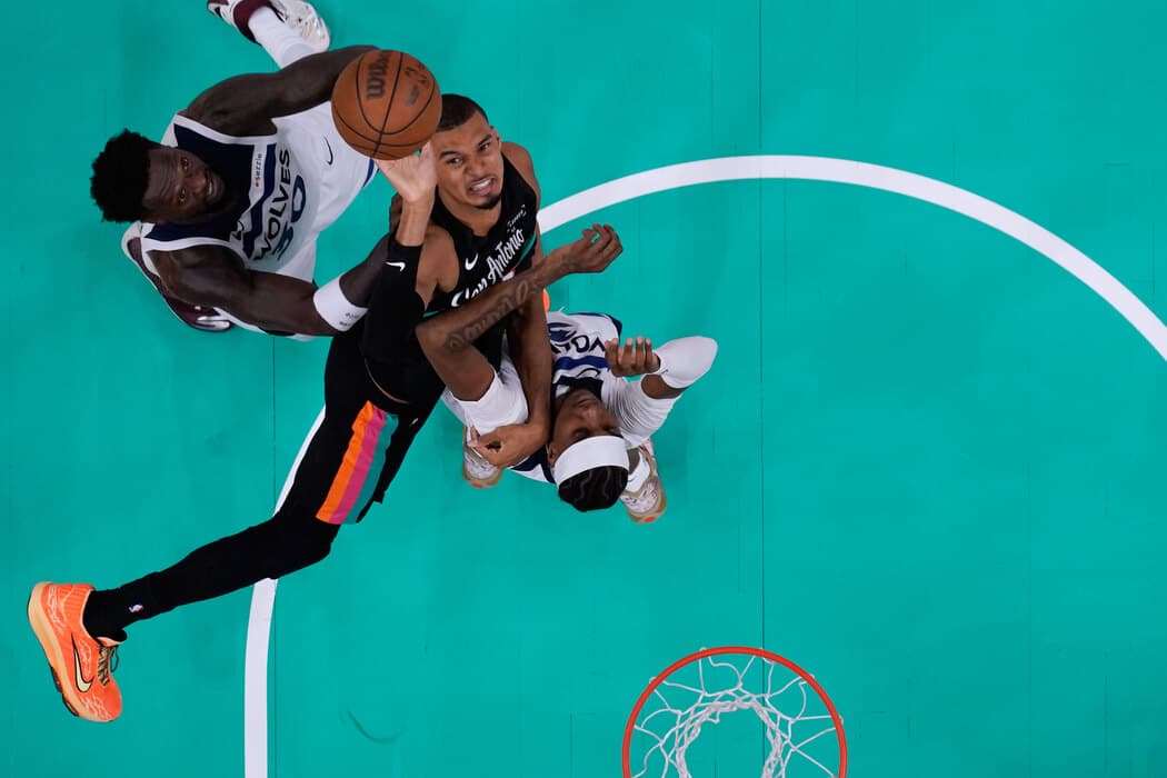 Oslabljena Minesota šokirala i San Antonio, Njujork razbio umornu Filadelfiju (VIDEO)