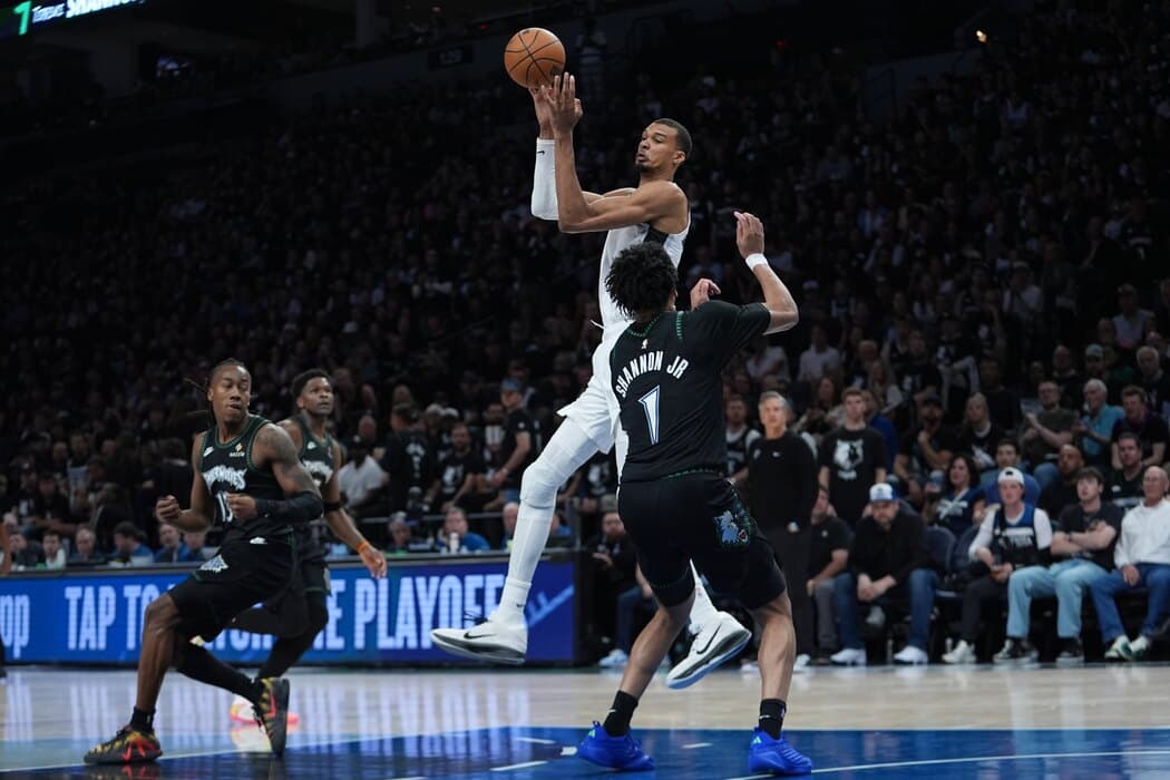 Košarkaši San Antonija u finalu Zapada NBA lige, Detroit izjednačio protiv Klivlenda