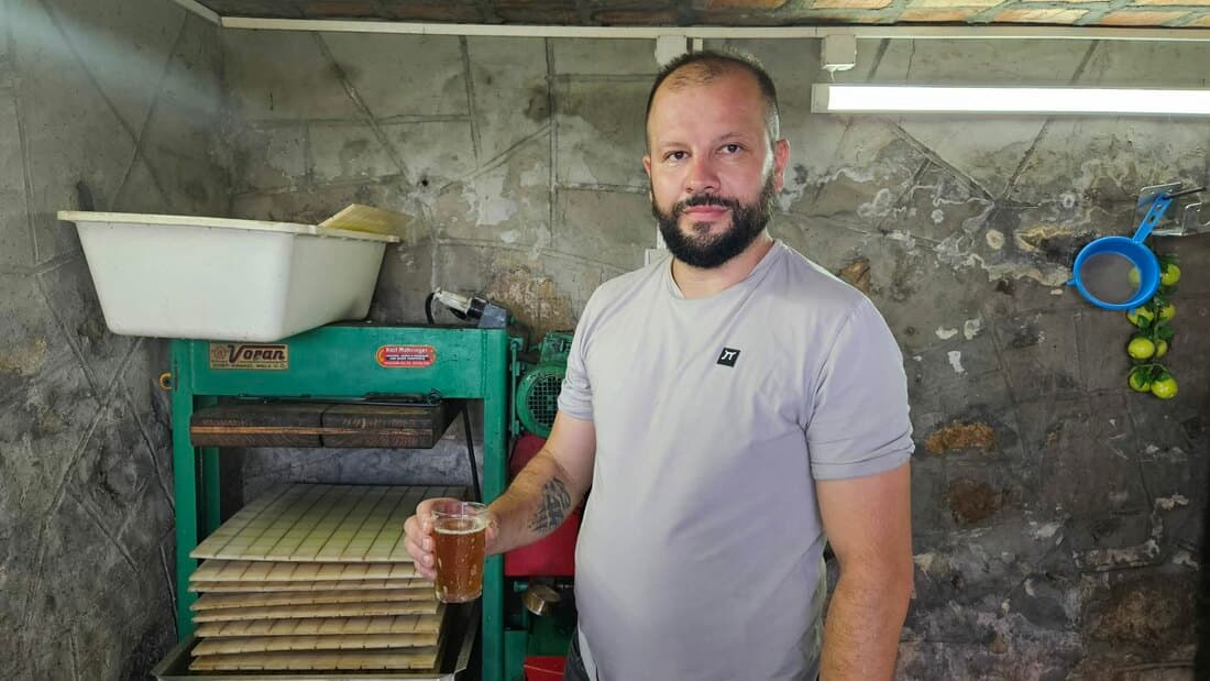 Zdravlje iz Šumadije: Hladno ceđeni sokovi bez aditiva i zaslađivača osvajaju tržište