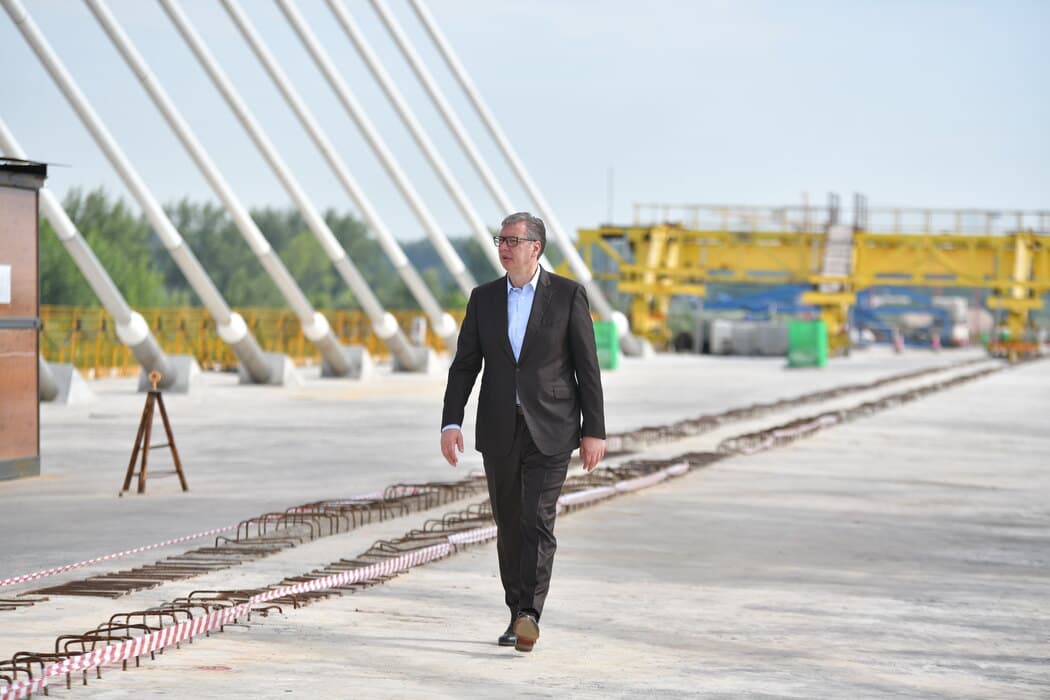 Spojena glavna mostovska konstrukcija na mostu u Novom Sadu u okviru Fruškogorskog koridora; Vučić: Ovo je veličanstven poduhvat