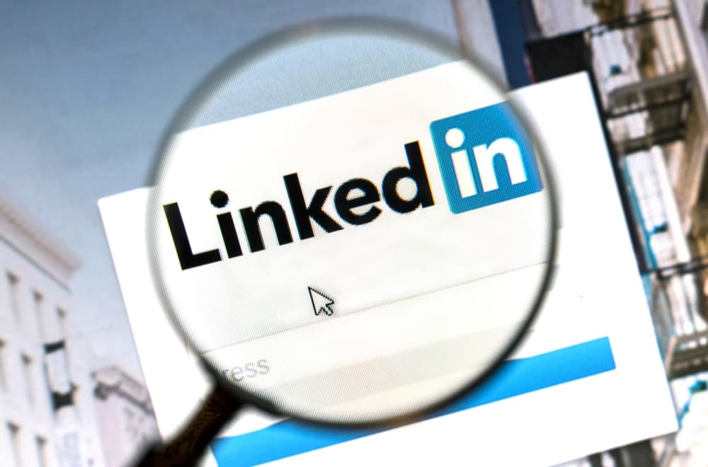 LinkedIn uvodi nove mere: Staje na put lažnim profilima i biografijama